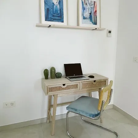 Terrace House Apartment *